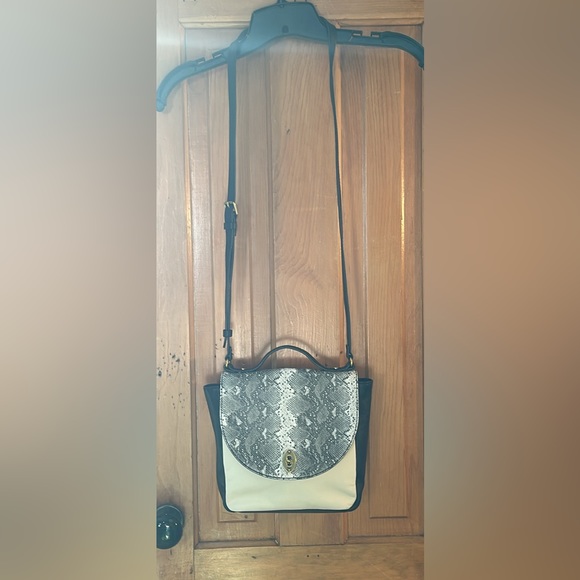 Fossil Cossbody Handbag with Snakeskin Print - Picture 6 of 7